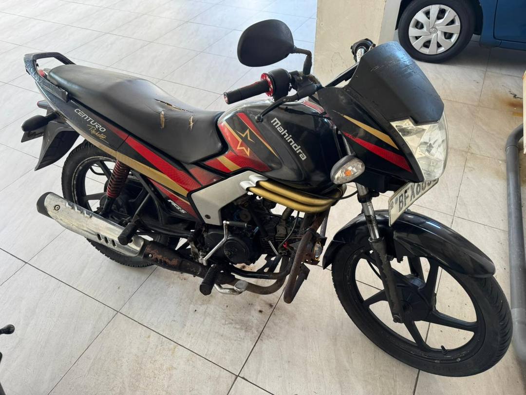 Mahindra Centuro Rockstar 2017