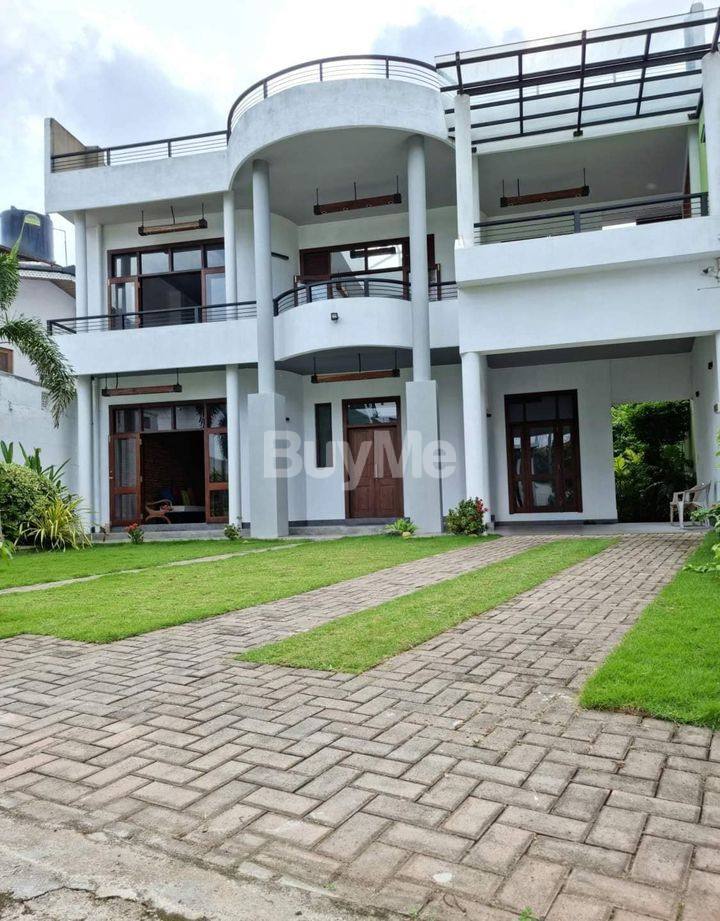 LUXURY HOUSE FOR SALE IN BATTARAMULLA