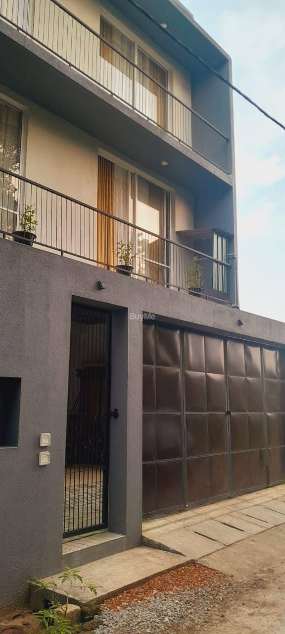 HOUSE FOR SALE IN AKUREGODA