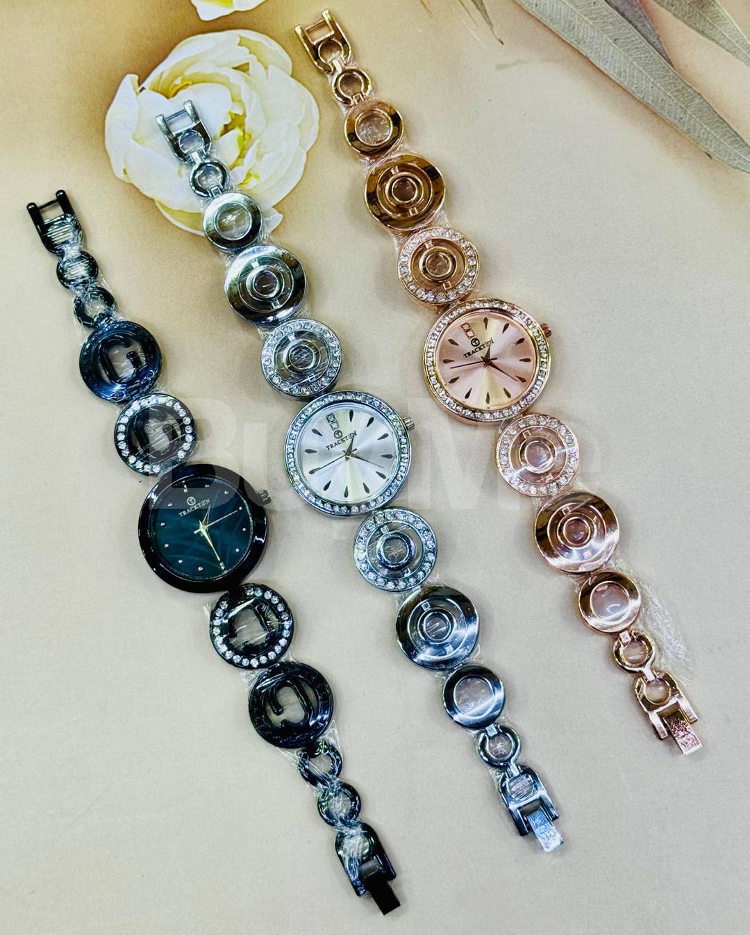 LADIES WATCH IN NEW DESIGN