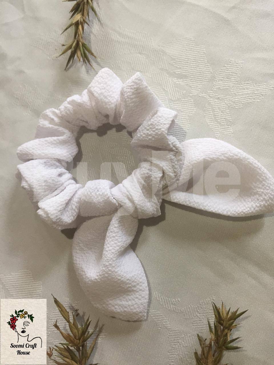 SCRUNCHIE WITH A BOW