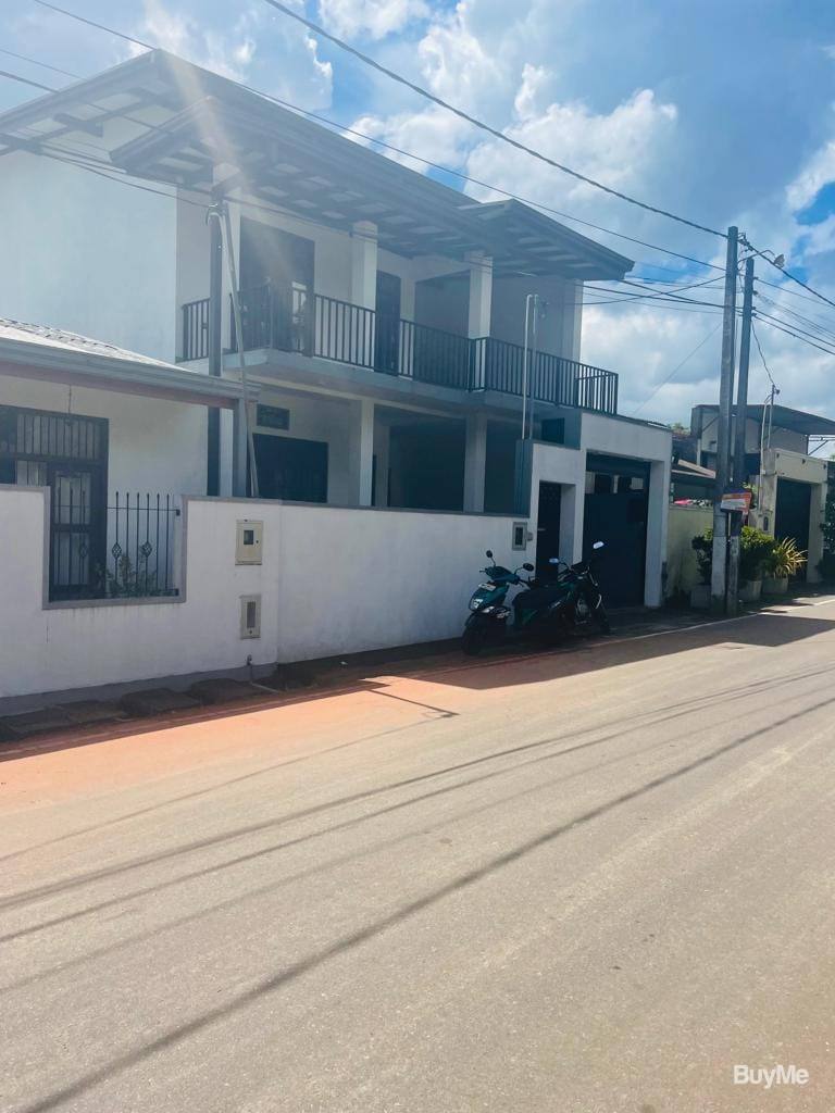 HOUSE FOR SALE IN GALVARUSAWA ATHURUGIRIYA