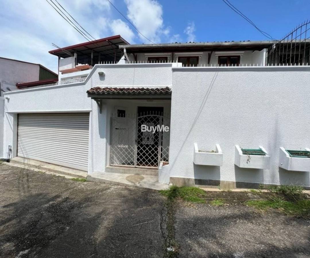 HOUSE FOR SALE IN BATTARAMULLA