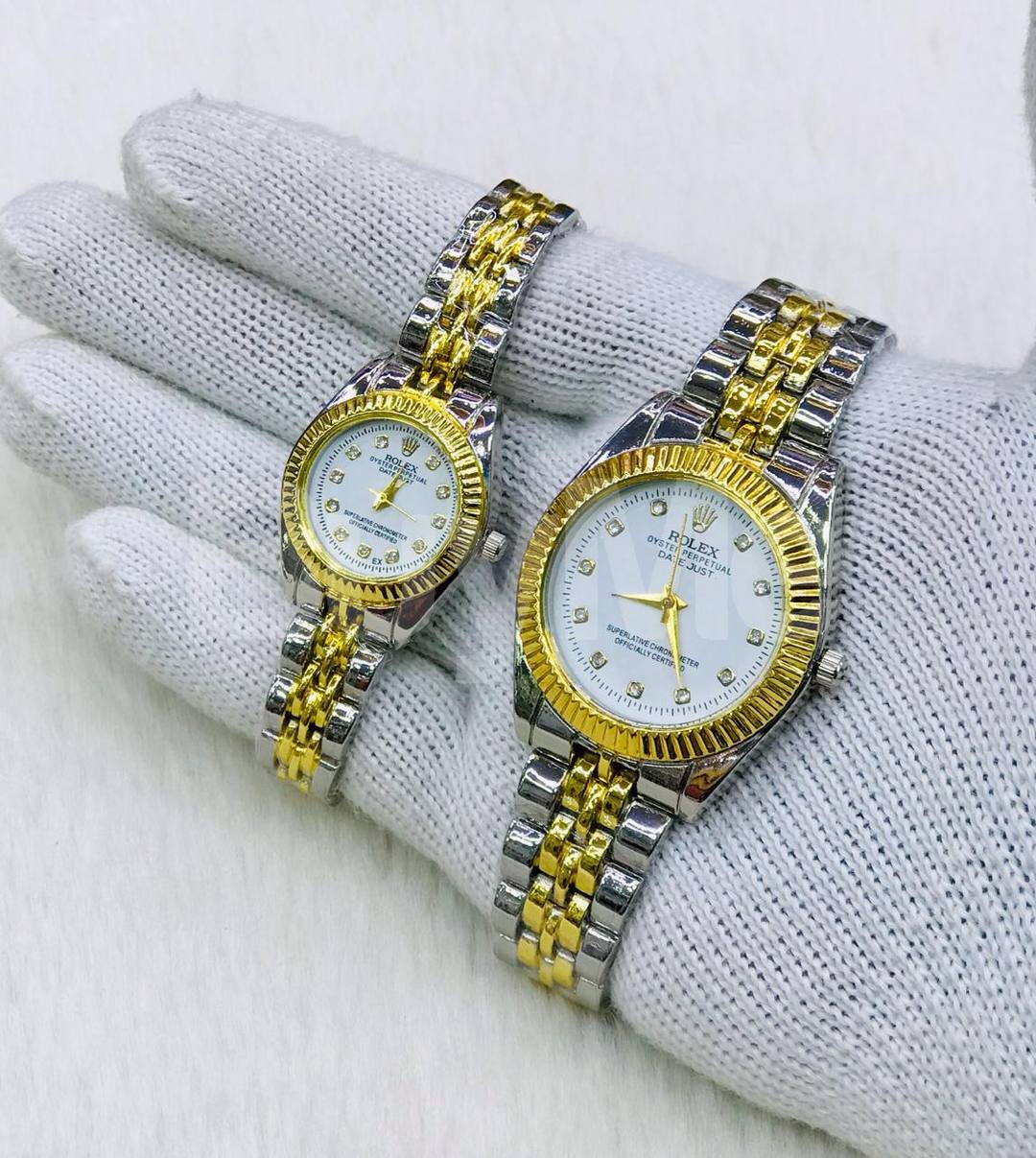 COUPLE WATCH -SILVER AND GOLD