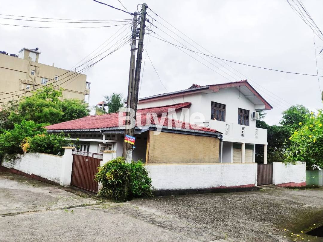 DECENT HOUSE WITH VALUABLE LAND FOR SALE IN THALAWATHUGODA