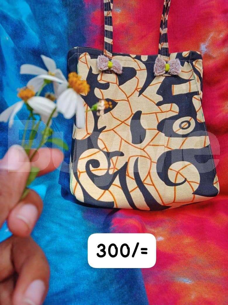 LADIES TOTE BAG - BATIK DESIGN