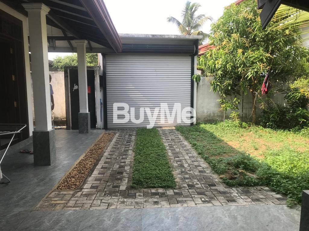 A SINGLE STORY RESIDENTIAL HOUSE FOR SALE AT KESBEWA-BANDARAGAMA ROAD