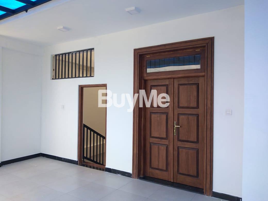 MODERN HOUSE FOR RENT (SECOND FLOOR) - DELKANDA, RATHTHANAPITIYA