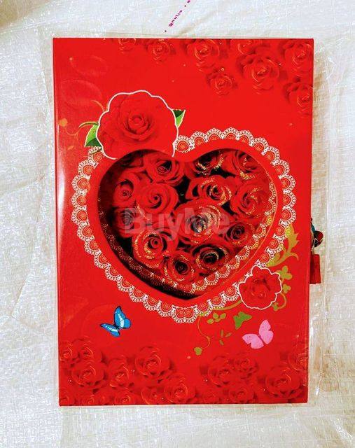 AUTOGRAPH BOOK ( RED COLOR ONLY)