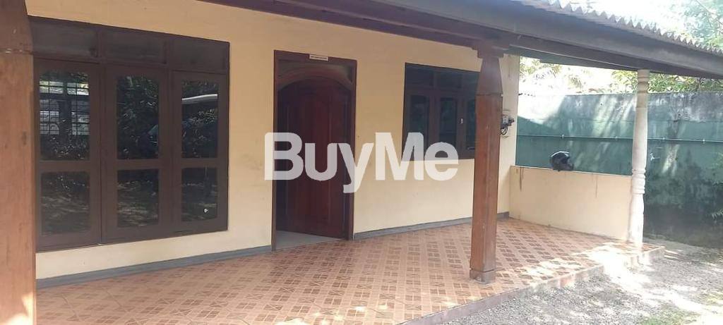 A SINGLE STORY RESIDENTIAL HOUSE FOR SALE LOCATED NEAR KESBEWA TOWN