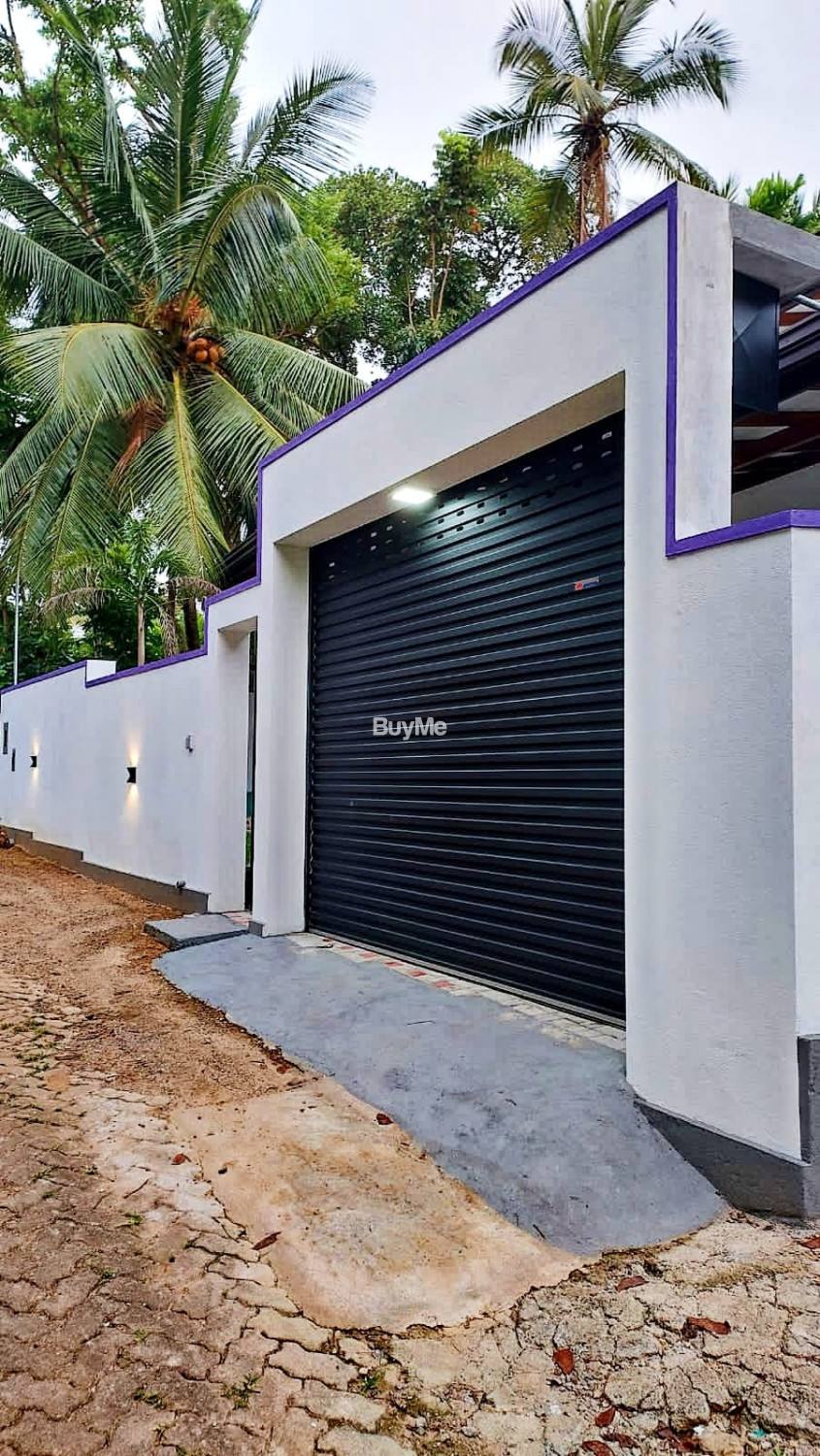 Brand New Single Story House For Sale In Athurugiriya Galwarusawa Road