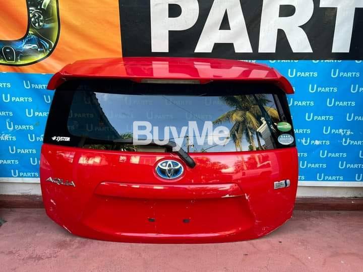 TOYOTA AQUA DICKY DOOR - RED