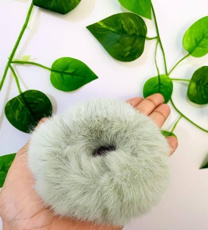 FLUFFY BOOL
