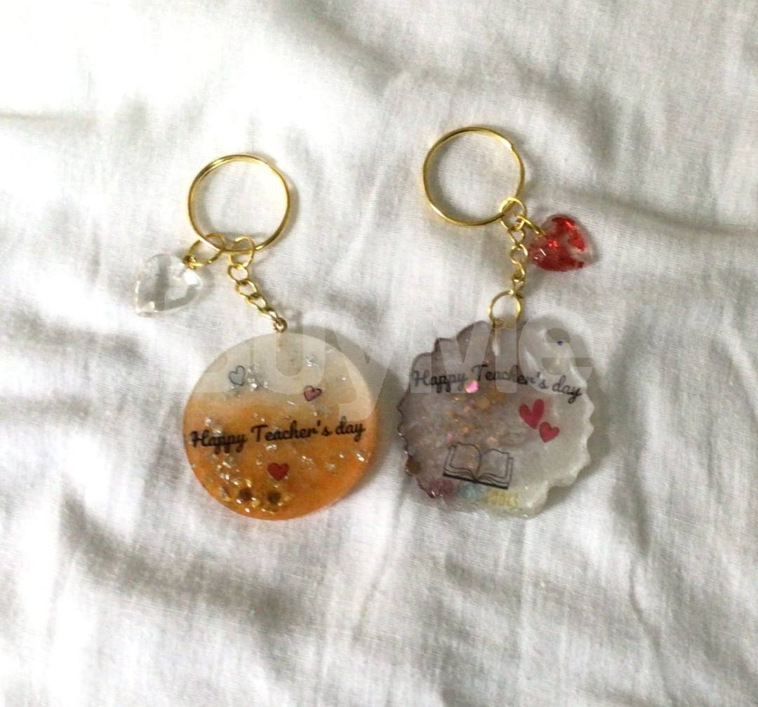 CIRCLE SHAPED RESIN KEY TAG