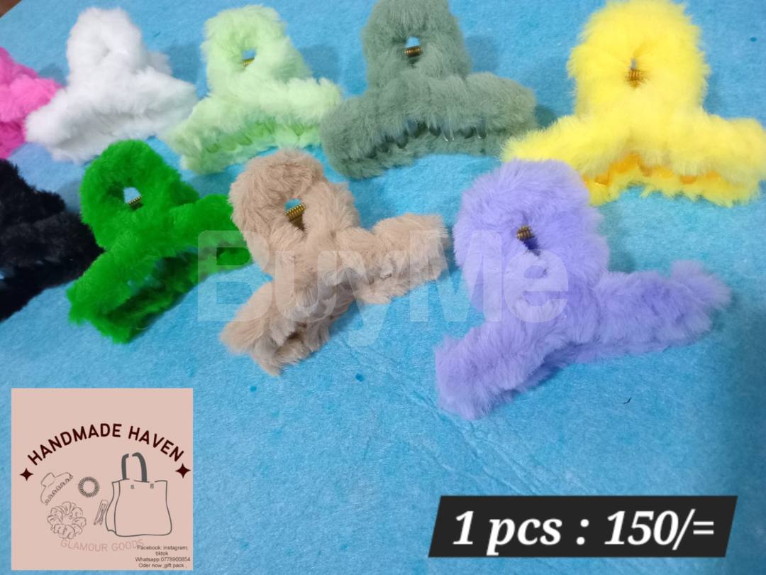 FLUFFY HAIR CLIPS