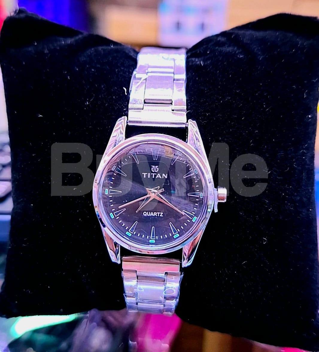 LADIES WATCH SILVER AND BLACK COLOUR