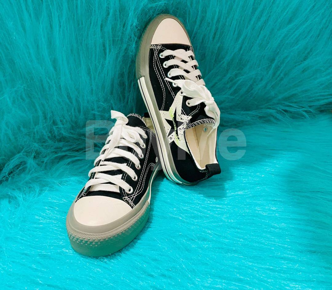 UNISEX SHOES