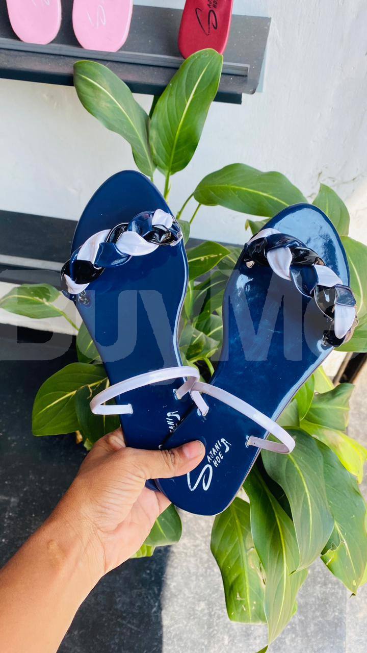 LADIES SLIPPERS