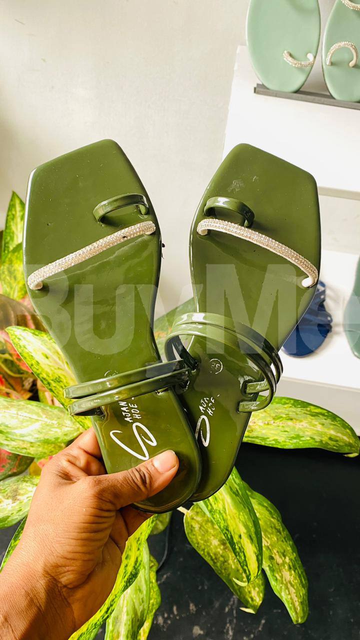 LADIES SLIPPERS