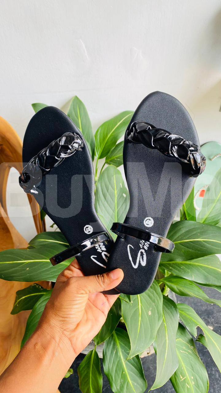LADIES SLIPPERS