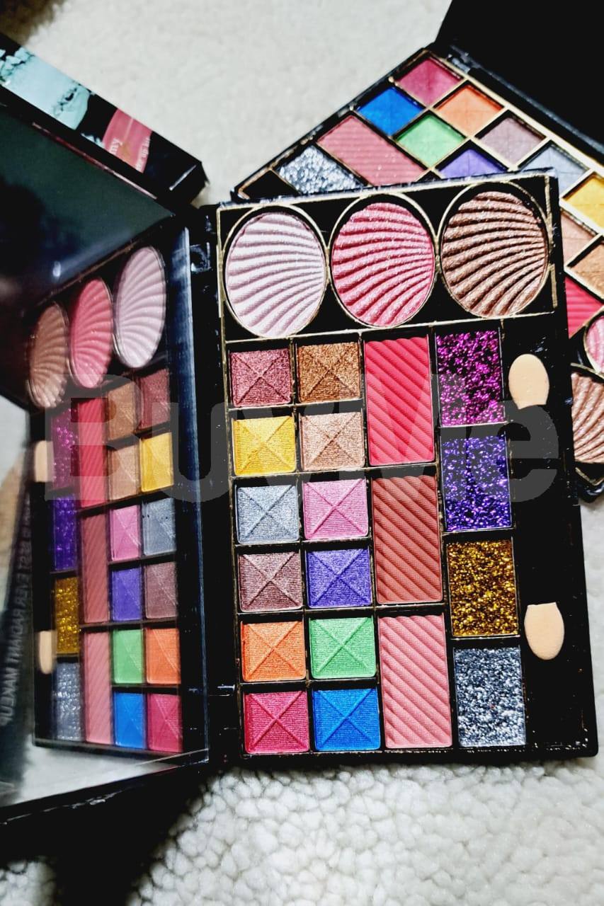 EYESHADOW PALETTE