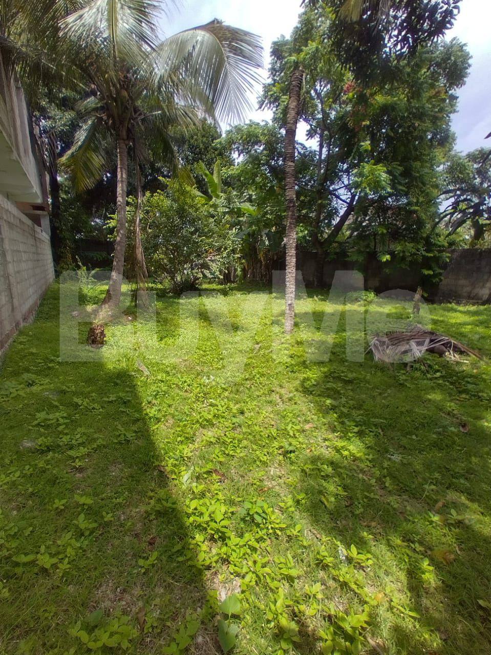 PRIME LAND IN KALUBOWILA