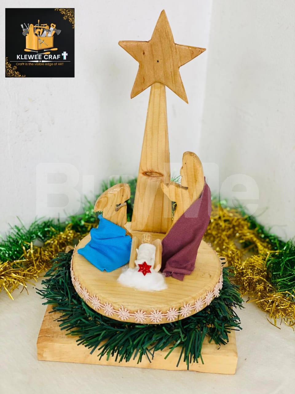 WOODEN CRAFTED CRIB