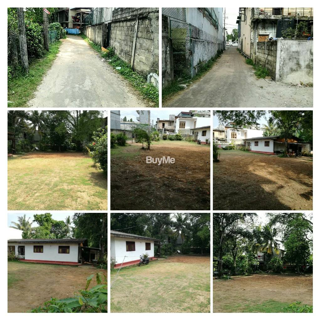 LAND WITH HOUSE FOR SALE IN WATTALA MAHABAGE JUNCTION