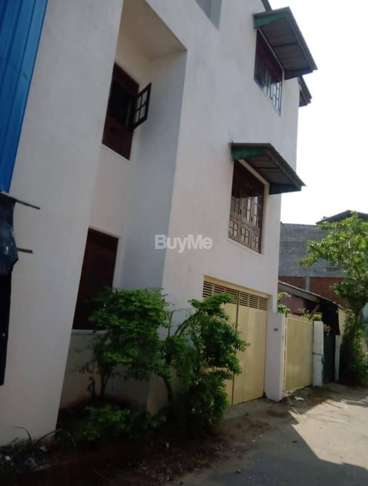 FULLY FURNISHED 3-STOREY HOUSE FOR SALE IN COLOMBO 6 WELLAWATTE