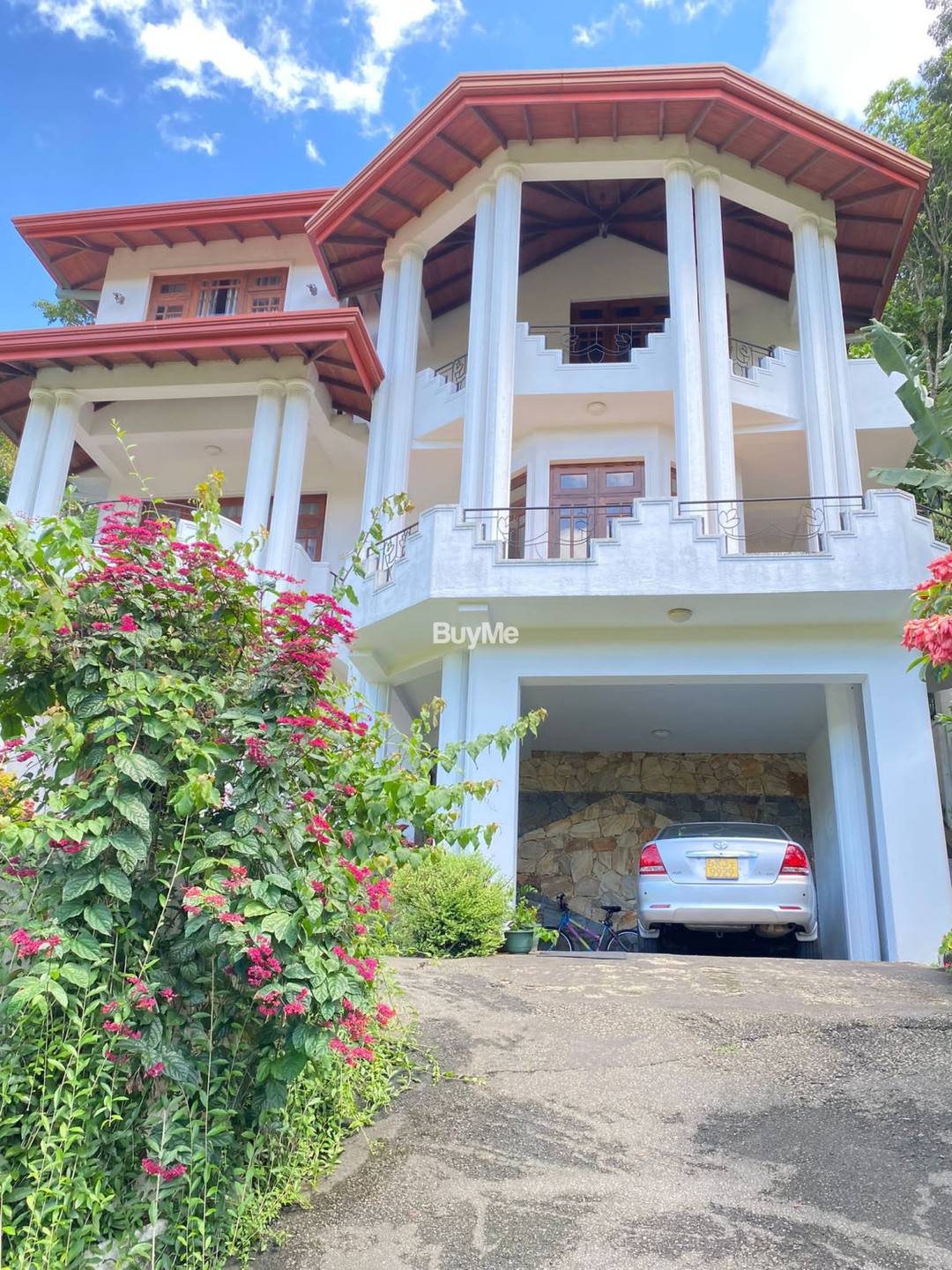 LUXURY HOUSE AVAILABLE FOR SALE IN KANDY, DODAMWALE