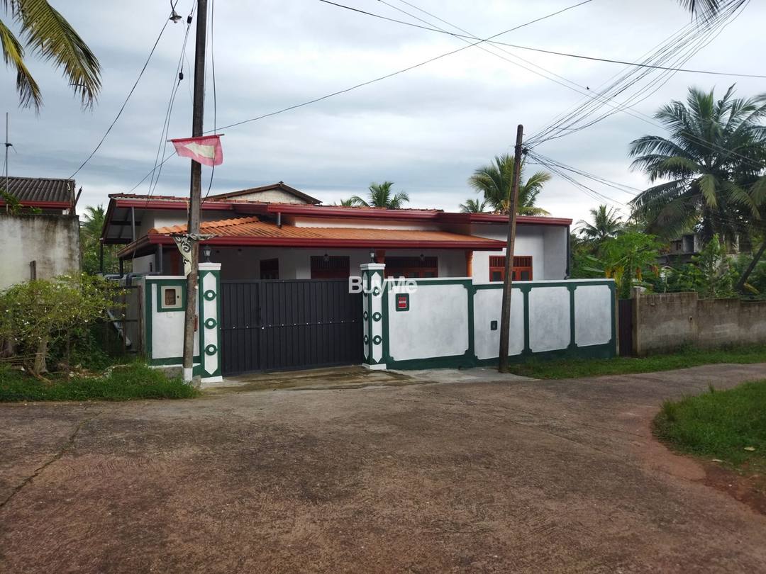 BRAND NEW BUILT HOUSE FOR SALE IN KIRIWATTUDUWA AMBAGAS JUNCTION HOMAGAMA