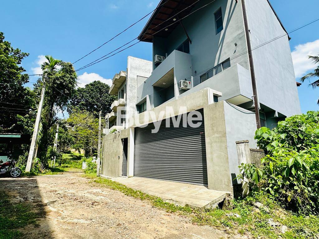 NEWLY BUILT LUXURY 3 STOREY FOR SALE IN BATTARAMULLA PALAWATTA - (S218)
