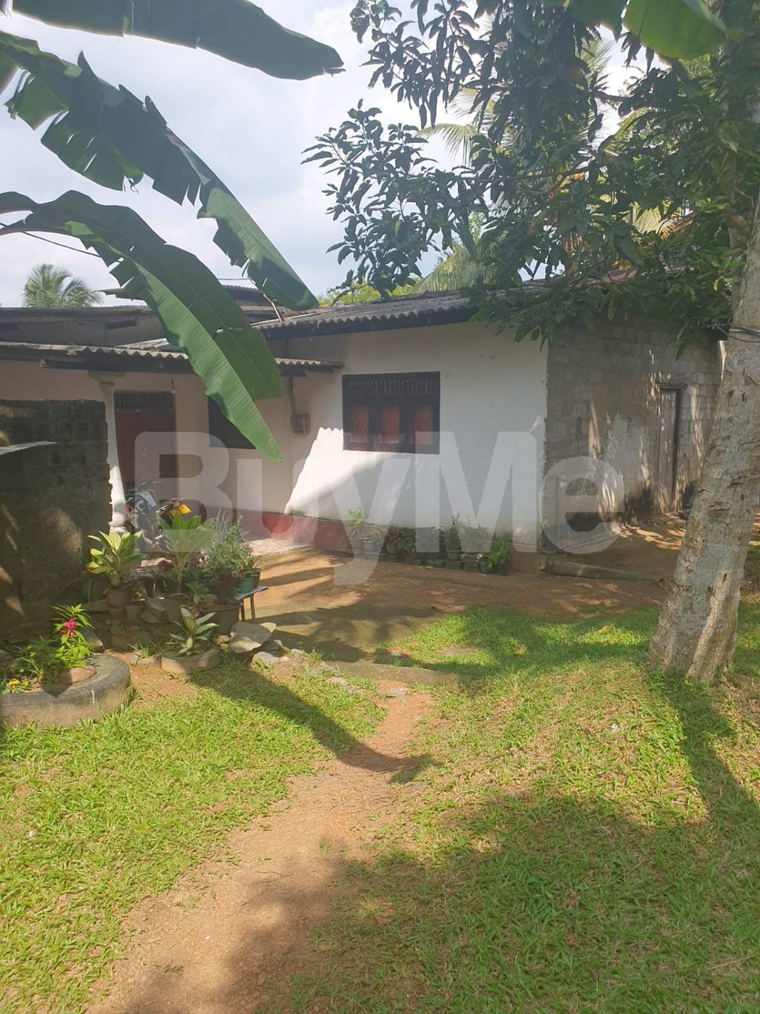 LAND WITH HOUSE FOR SALE IN MALABE