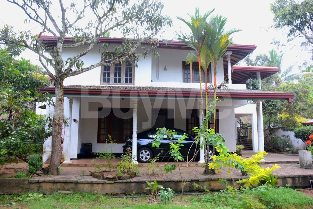 LAND WITH HOUSE FOR SALE IN MALABE