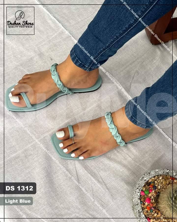 LADIES SLIPPERS