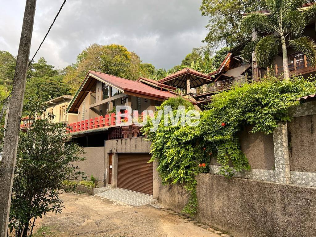 LUXURY HOUSE AVAILABLE FOR SALE IN KANDY, GAMPOLA