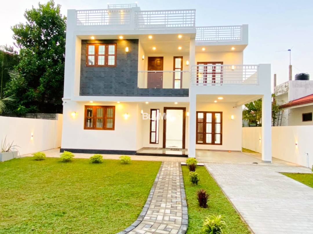 BRAND NEW LUXURY COMPLETE BOX MODERN 3 STORY HOUSE FOR SALE IN NEGOMBO