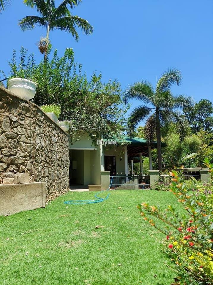 LUXURY HOUSE AVAILABLE FOR SALE IN KANDY, PERADENIYA