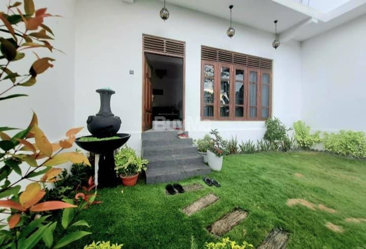 MODERN AND NEW HOUSE FOR SALE IN WELISARA