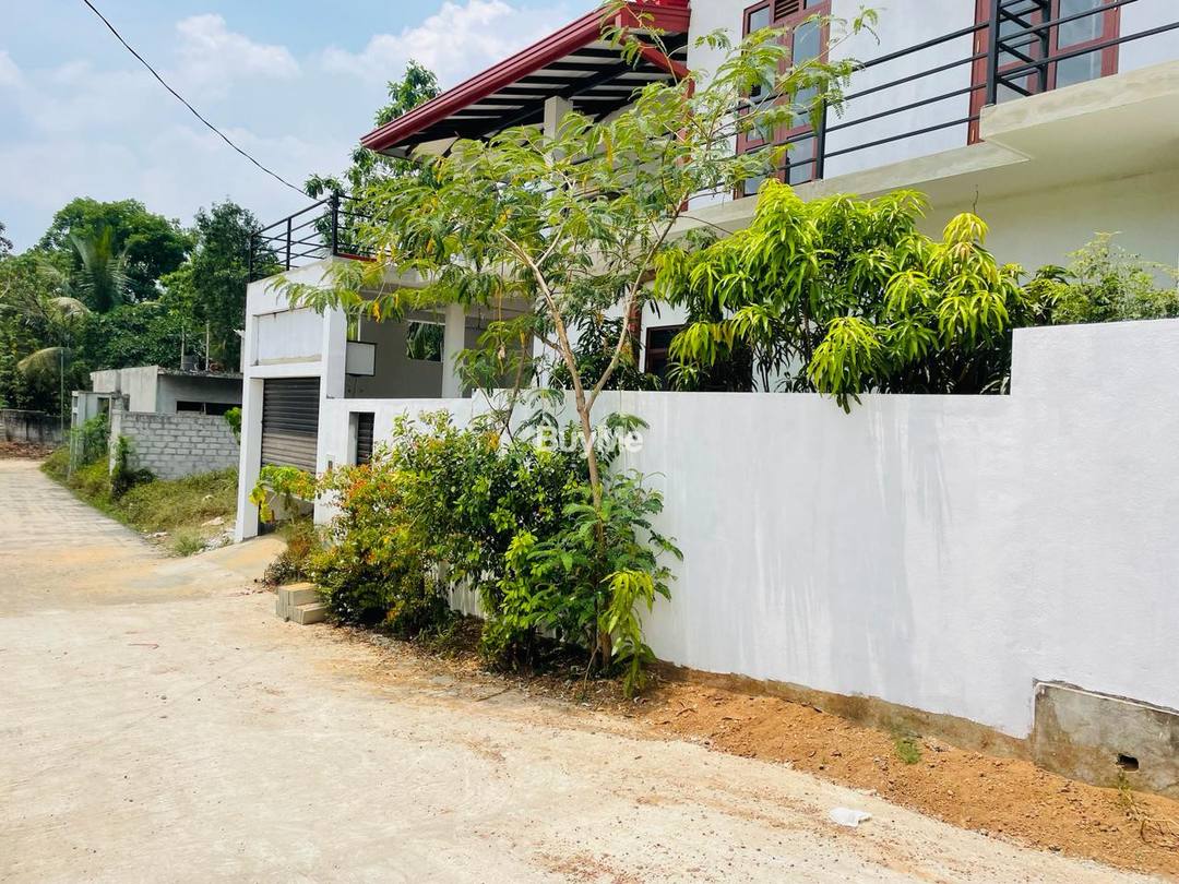 BRAND NEW HOUSE FOR SALE ATHURUGIRIYA KADUWELA ROAD HORAKETIYA