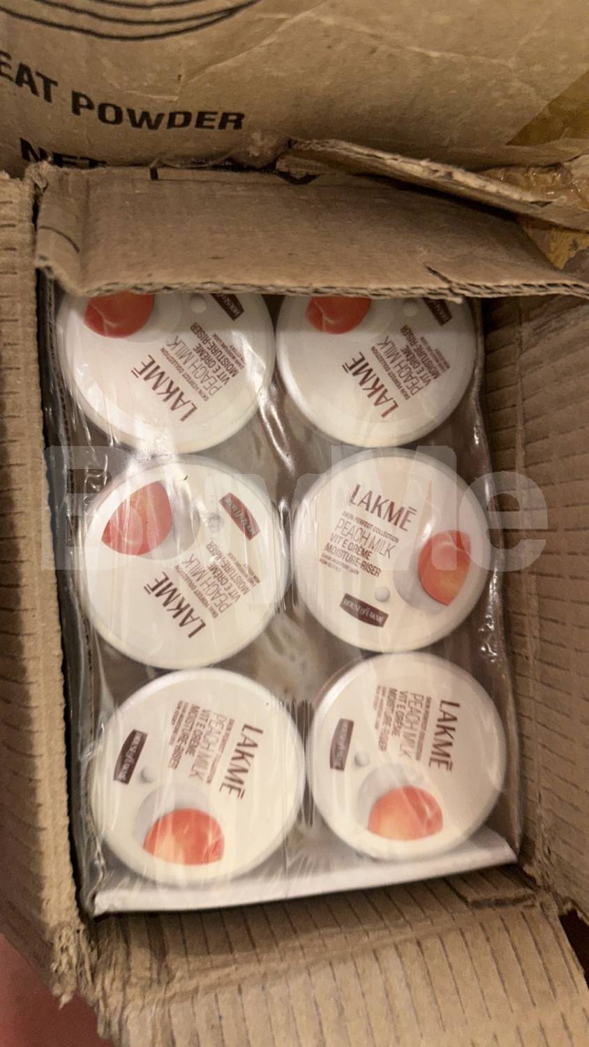 LAKME PEACH MILK MOISTURE