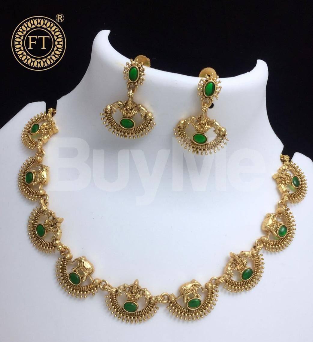 SIMPLE WEDDING WEAR NECKLACE SET