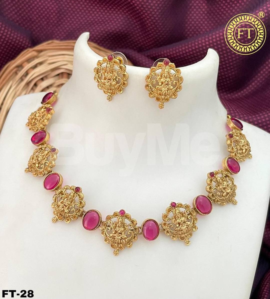 SIMPLE WEDDING WEAR NECKLACE SET