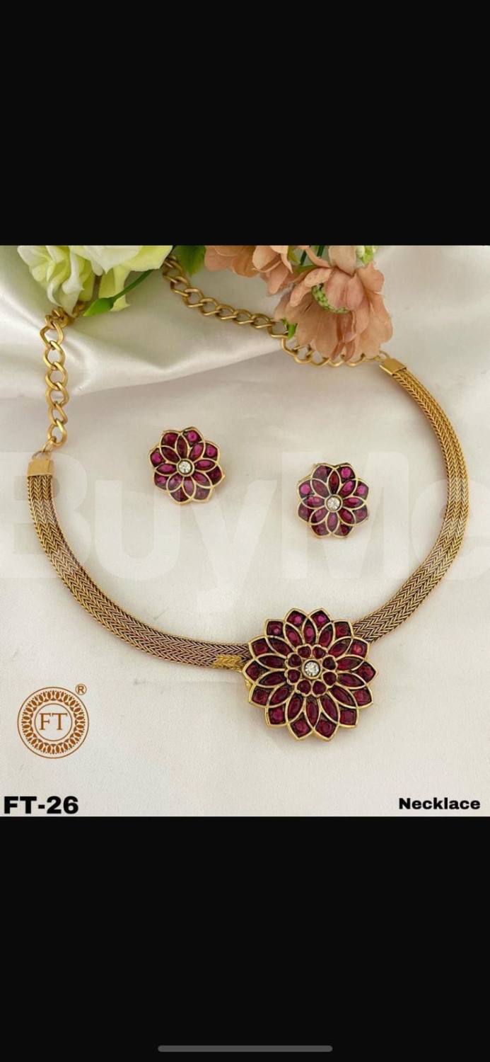 SIMPLE WEDDING WEAR NECKLACE SET