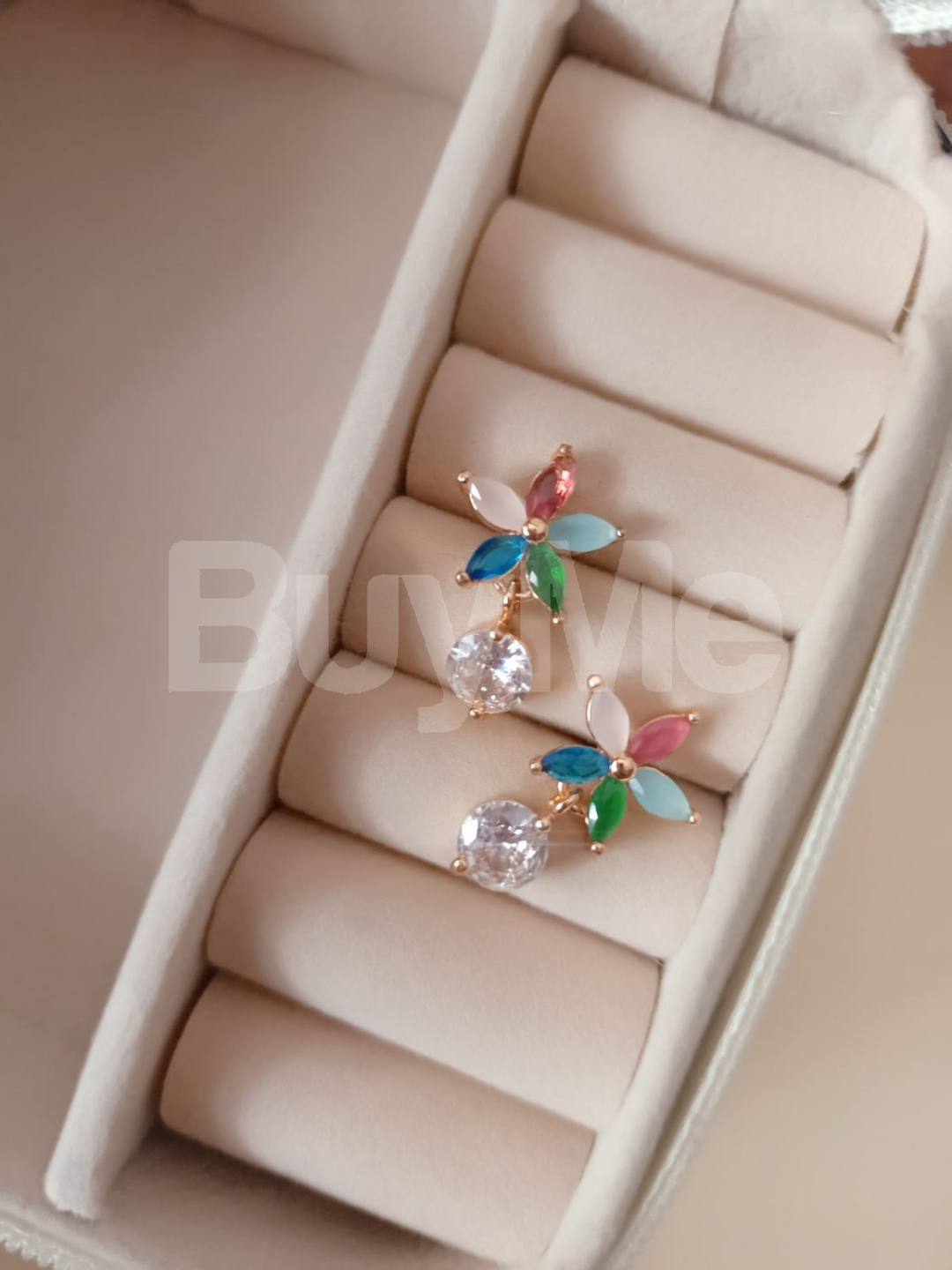 SIMPLE EARRING