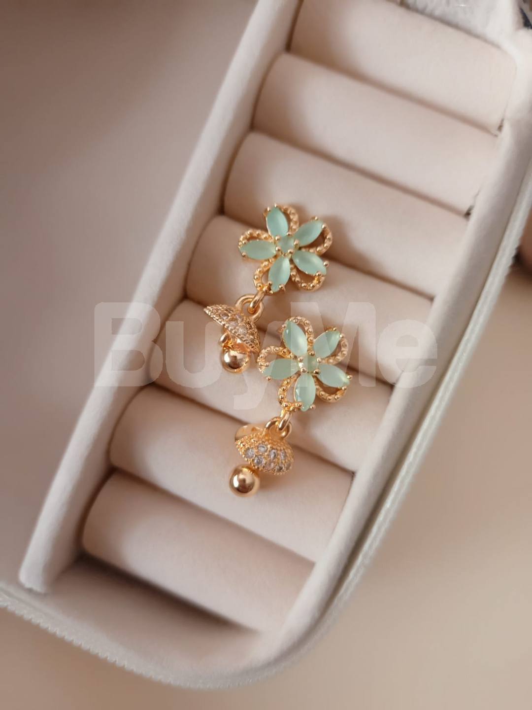 SIMPLE EARRING