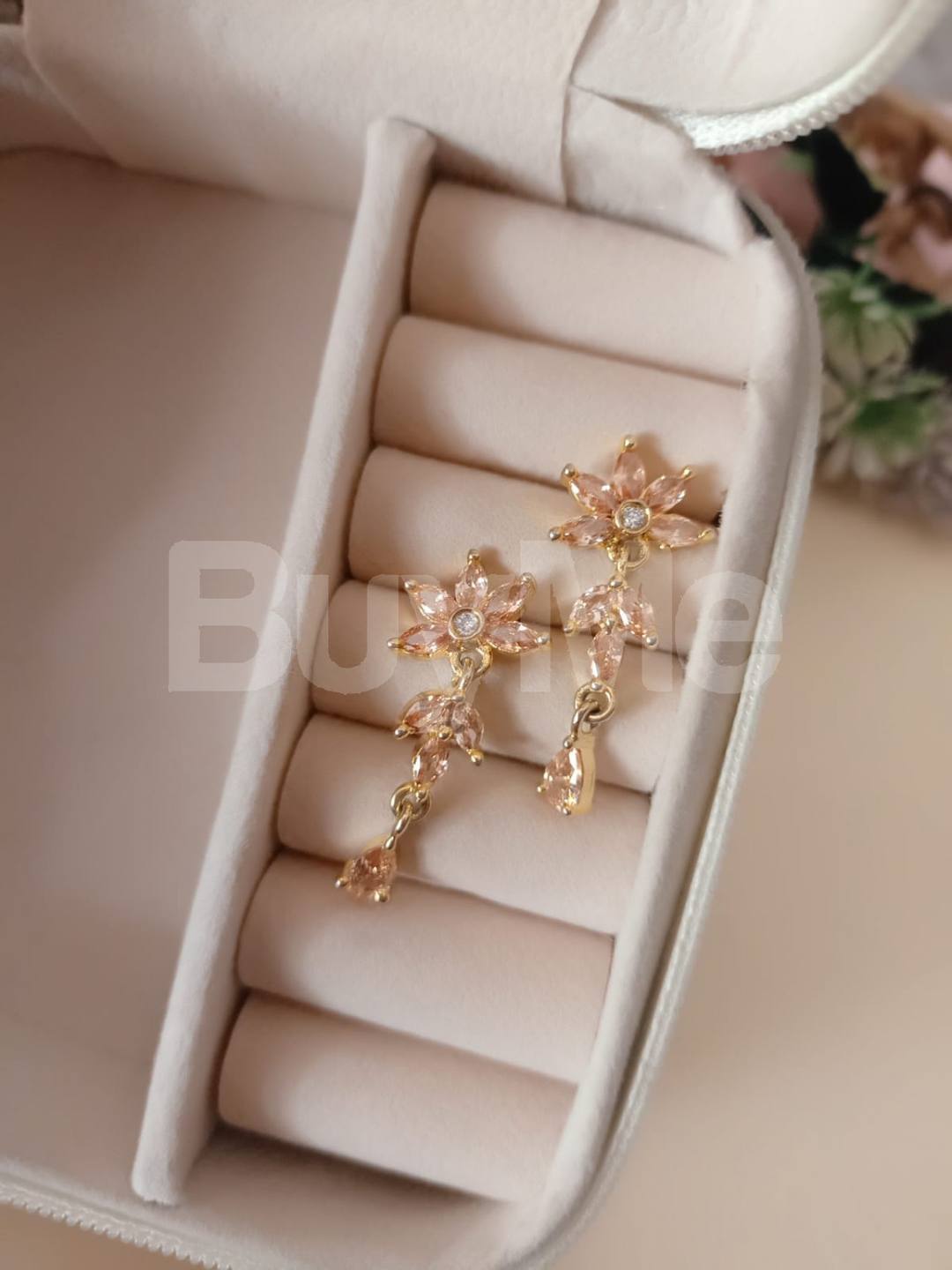 SIMPLE EARRING