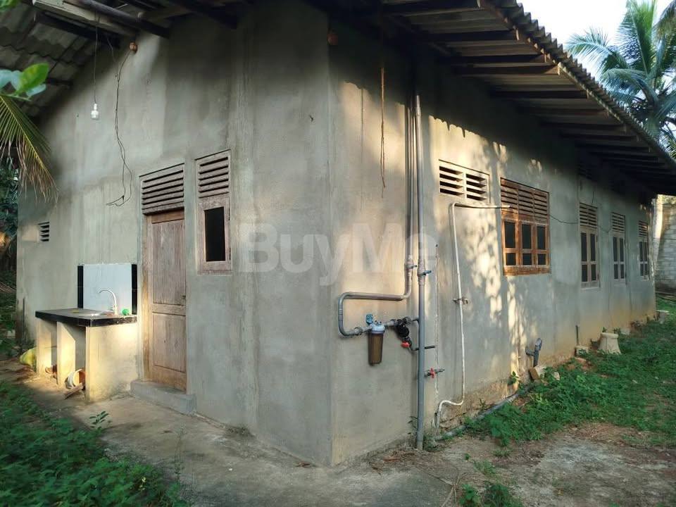 HOUSE FOR SALE IN NITTAMBUWA