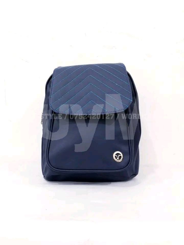 WOMEN'S BACKPACK DESIGN