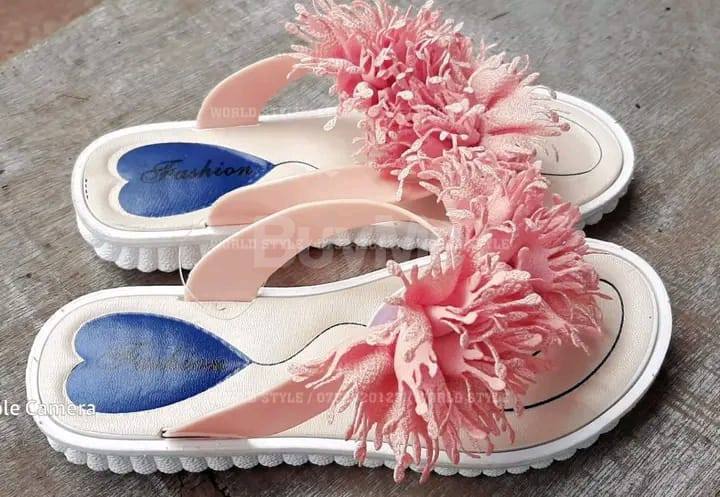 WOMEN'S SLIPPER DESIGNS